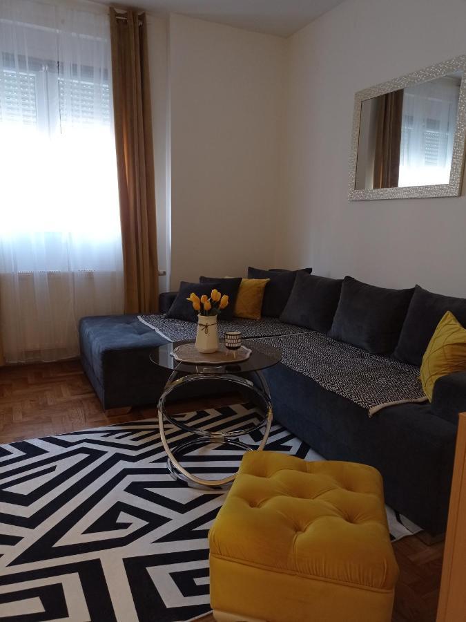 Apartman Sunflower Sremska Mitrovica Exterior photo